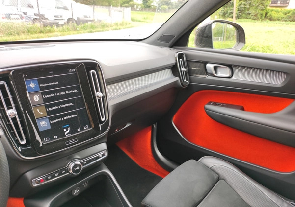 Volvo XC 40 cena 119900 przebieg: 55000, rok produkcji 2019 z Brok małe 379